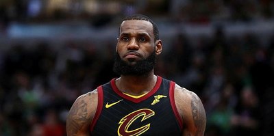 LeBron'un hocası görevinden ayrıldı!