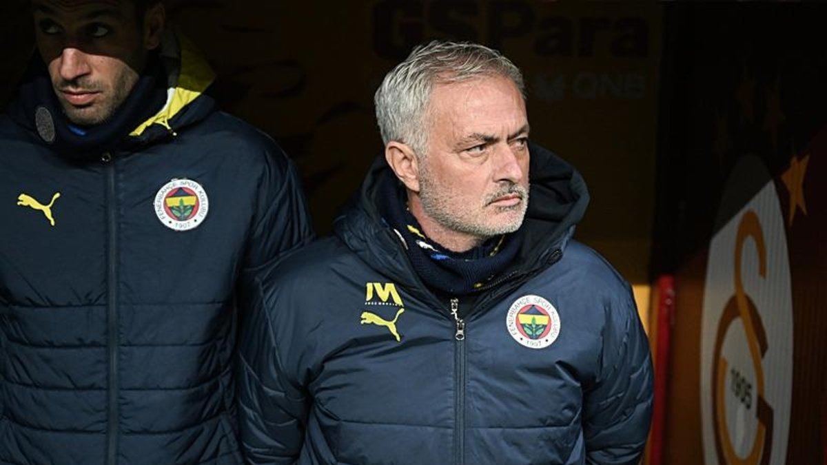 Fenerbahçe'den Mourinho'ya verilen cezaya tepki! Fenerbahçe'den Mourinho'ya verilen cezaya tepki!
