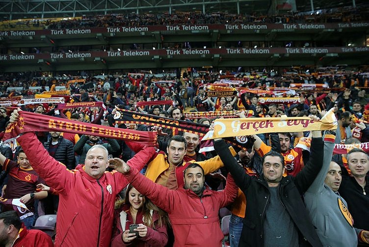 Galatasaray'da yönetimden taraftara müjde