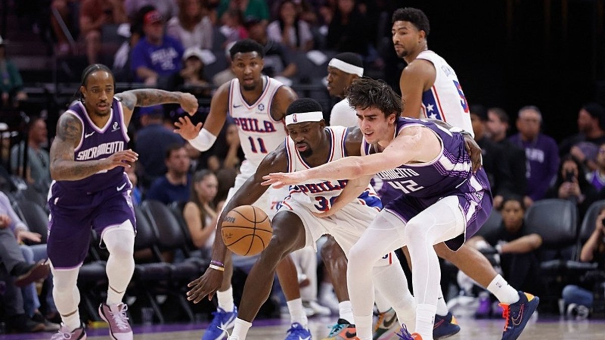 Adem Bonalı 76ers deplasmanda Kings'i yendi