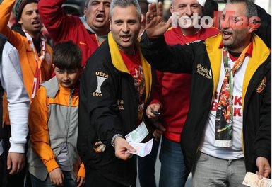 Galatasaraylılar ’Fener Ol’ ile dalga geçti!