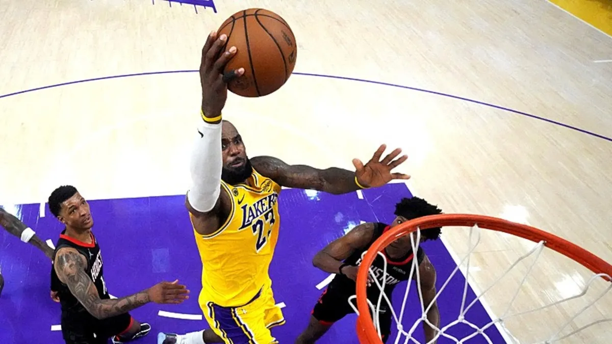 Lakers LeBron James ile yollarını ayırdı