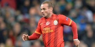 Sneijder gitmiyor