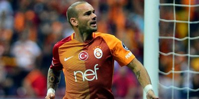 Sneijder'den taraftara müjdeli haber: Kalıyor!