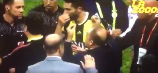Fatih Terim Fırat Aydınus'un suratına tükürdü!