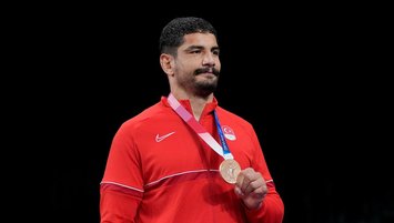 Taha Akgül'e büyük onur!