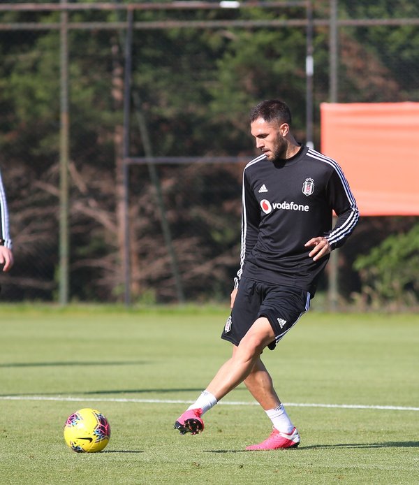 https://iaftm.tmgrup.com.tr/ef84c9/0/0/0/0/1770/2048?u=https://iftm.tmgrup.com.tr/2020/05/25/besiktasta-super-lig-icin-hazirliklar-devam-ediyor-1590427500010.jpg&mw=600 https://iaftm.tmgrup.com.tr/ef84c9/0/0/0/0/1770/2048?u=https://iftm.tmgrup.com.tr/2020/05/25/besiktasta-super-lig-icin-hazirliklar-devam-ediyor-1590427500010.jpg&mw=600