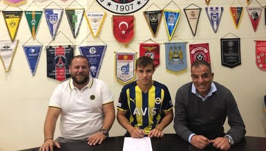 Fenerbahçe Ruhan Arda Aksoy'la profesyonel sözleşme imzaladı