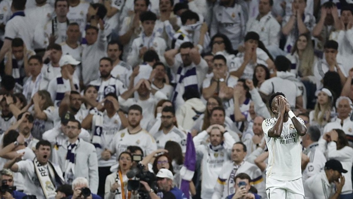 İspanya'da 2. skandal! Real Madrid'li taraftarlardan maç öncesi utanç görüntüleri