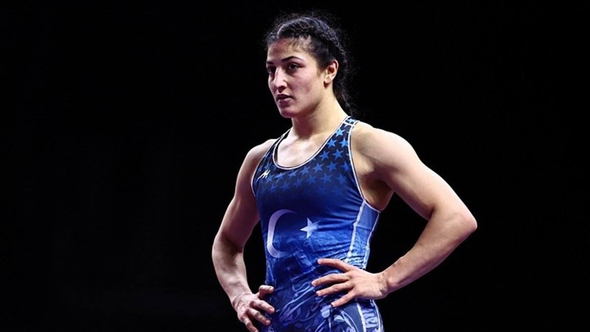 Milli güreşçi Elvira Süleyman Kamaloğlu, Avrupa ikincisi olarak büyük başarı gösterdi!