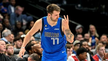 Luka Doncic tarihe geçti!