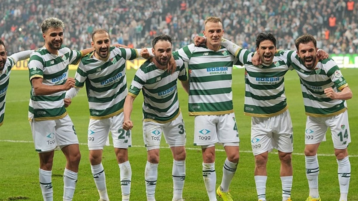 Bursaspor kampa girdi