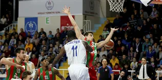 Pınar Karşıyaka tatilde