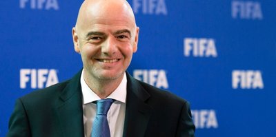 Putin ve Infantino futbol oynadılar