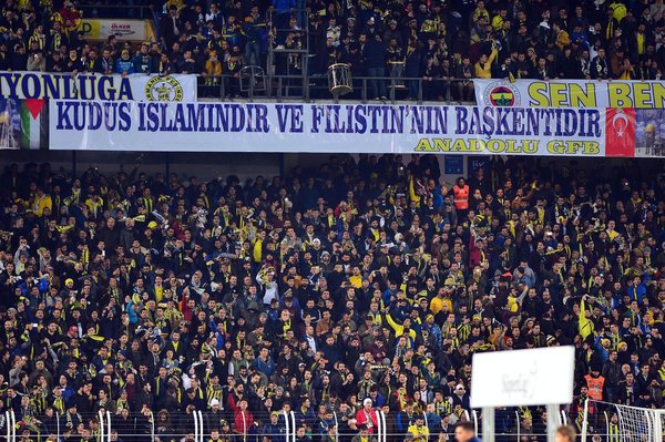 Fenerbahçe taraftarından maça yoğun ilgi