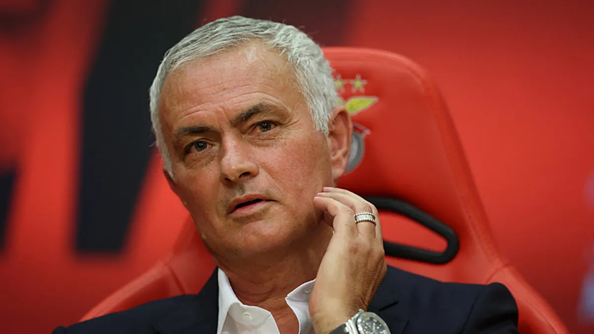 Jose Mourinho ayağının tozuyla o transferi istedi! Benfica yönetimine verdiği isim...