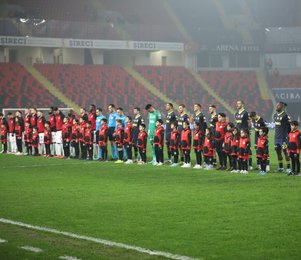 Gaziantep FK 0 - 2 Fenerbahçe | MAÇTAN KARELER