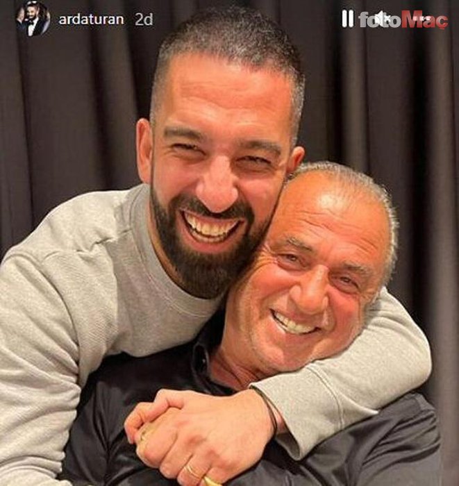 GALATASARAY HABERİ: Ahmet Çakar'dan çok konuşulacak sözler! "Arda Turan'ın futbol kariyeri bitti"