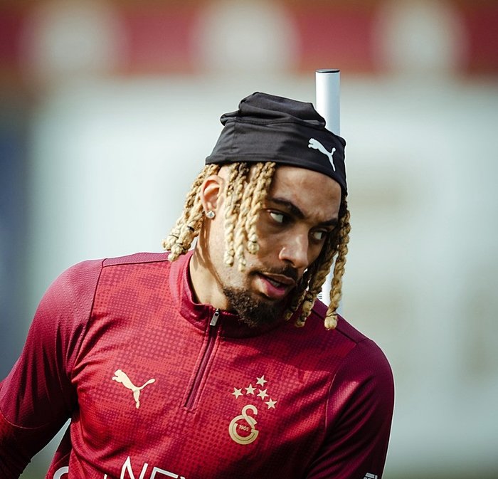 sacha-boey-ve-can-armando-guner-galatasarayda-ilk-antrenmanina-cikti-1770466993470.jpeg