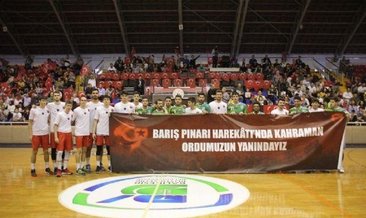 Basketbol maçında barış pınarı harekatına destek