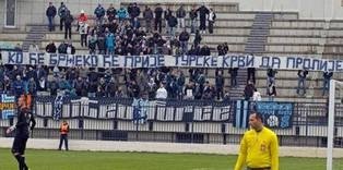 Sırp taraftalardan "ölüm" pankartı