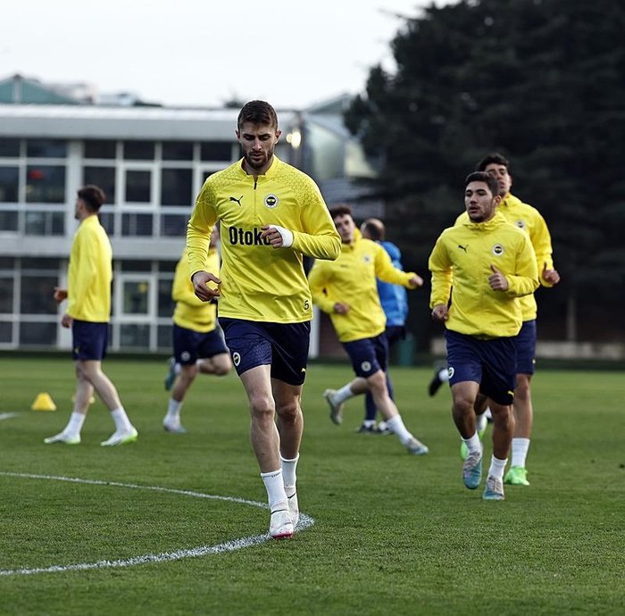 fenerbahce-saint-gilloise-maci-hangi-kanalda-fenerbahce-maci-ne-zaman-1710399471818.jpeg