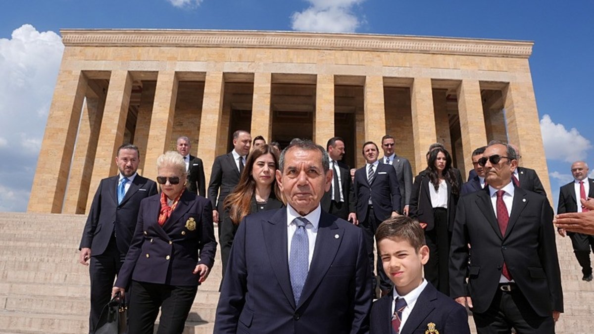 Başkan Özbek’ten Anıtkabir ziyareti