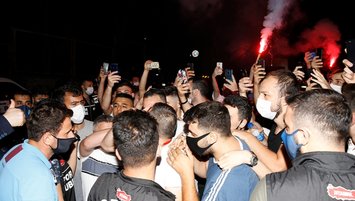 Trabzonspor'a İstanbul'da coşkulu karşılama!