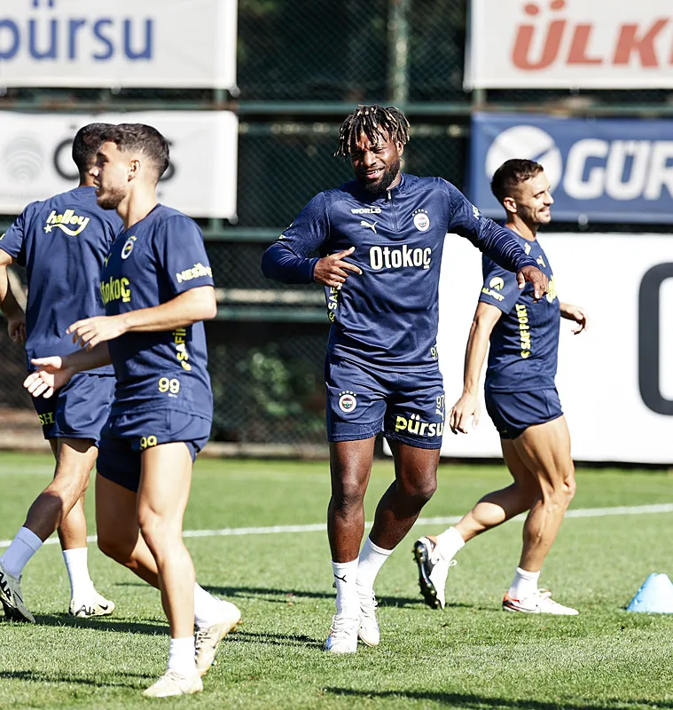fenerbahcede-kasimpasa-maci-hazirliklari-suruyor-1725895693774.jpeg