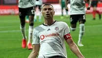 Kartal uçuyor