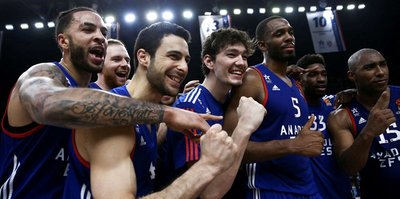 Anadolu Efes, Dörtlü Final için sahada