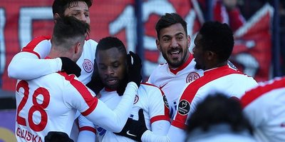 Antalyaspor son 10 haftada 25 puan topladı