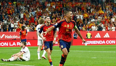 Çekya'yı yenen İspanya 3'te 3 yaptı!