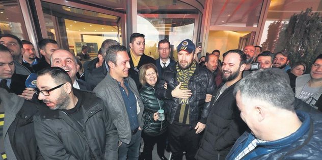 Tribünden düşen Soner taburcu edildi