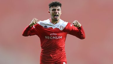 Son Dakika Transfer Haberi Antalyaspor Dan Gokdeniz Bayrakdar Aciklamasi Fenerbahce Ve Trabzonspor Fotomac