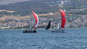 Yat yarışları nefes kesti