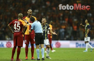 Herkes bunu konuşuyor! Galatasaray Fenerbahçe derbisinde Cüneyt Çakır...