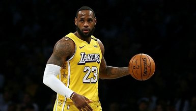 Lakers LeBron James'in "triple-double" yaptığı maçta Nets'i mağlup etti