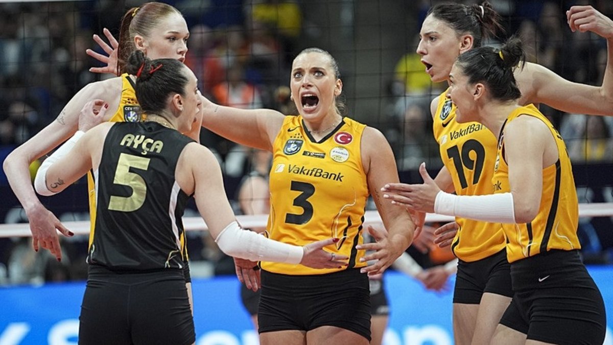 VakıfBank harika geri dönüşle adını finale yazdırdı