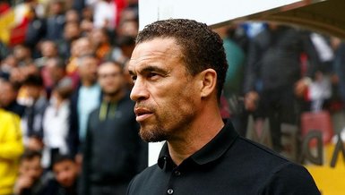 İsmael hoca ders çalışıyor