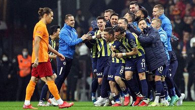 Galatasaray galibiyeti sonrası Fenerbahçe kafilesine Samandıra'da coşkulu karşılama