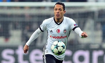 Beşiktaş'ta transfer bilmecesi! Adriano...