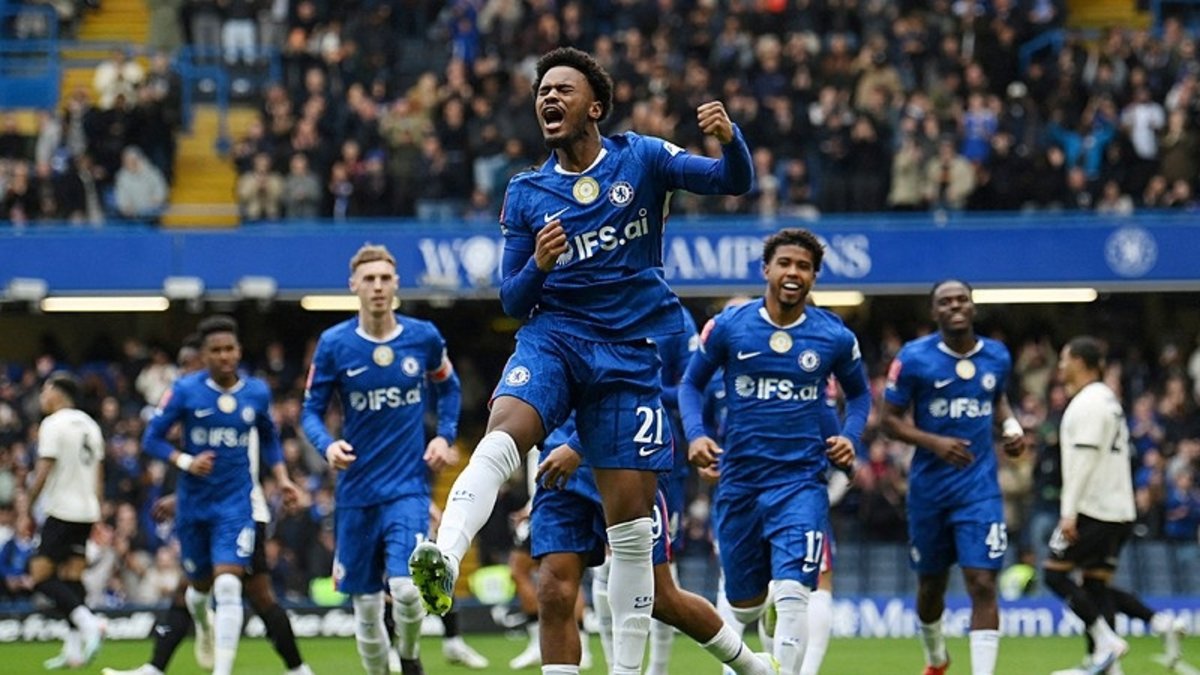 İngiltere Federasyon Kupası'nda Chelsea ve Southampton yarı finale yükseldi.