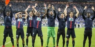 Paris Saint-Germain renews Pastore's contract