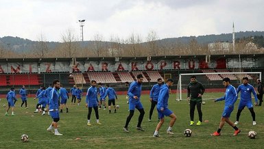 Karaköprü Belediyespor Tokatspor maçına ısınıyor