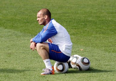 Dış basında Sneijder transferi