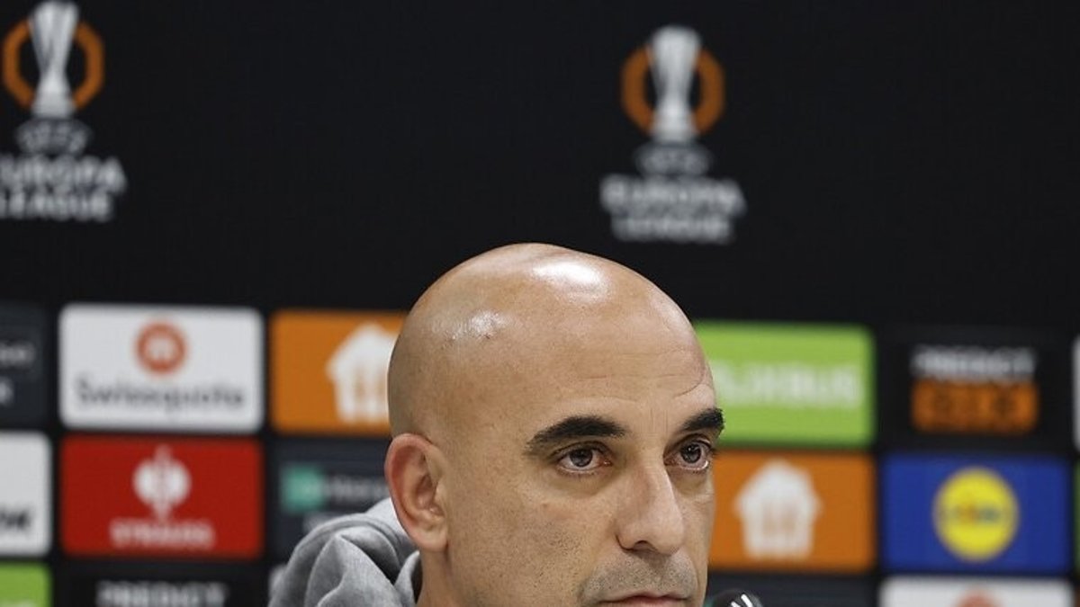 Fenerbahçe Teknik Sorumlusu Zeki Murat Göle: Bazen mecburiyetler yaşanabiliyor