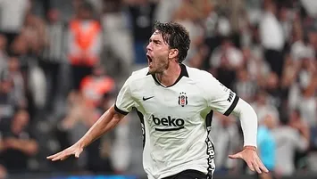 Vlahovic İtalya’da manşetleri süsledi