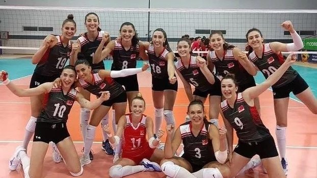 Kadın Mill Voleybol Takımımız Sırbistan'ı mağlup ederek Akdeniz Oyunları'nda finale yükseldi!