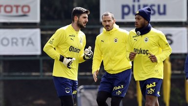 Fenerbahçe günü çift antrenmanla tamamladı